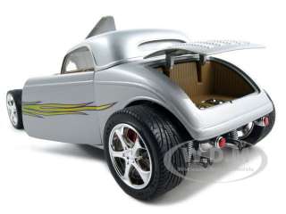 1933 FORD COUPE SILVER 118 DIECAST MODEL CAR  