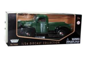 1941 PLYMOUTH PICKUP PICK UP TRUCK DIE CAST GREEN 1/24  