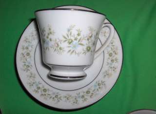 Up for sale is a beautiful vintage 16 Piece lot by Noritake china in 
