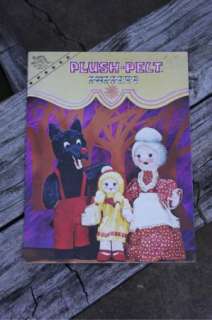   Puppets Sewing Projects Vintage Craft Pattern Booklet 1970s  