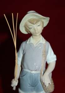 LLADRO GOING FISHING #4809 VERY CUTE PIECE REG.295$ LATE1970 AS IS 