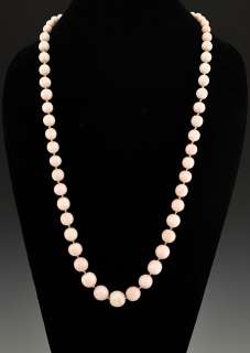 The largest bead measures 12.2 mm and the smallest measures 5.2 mm