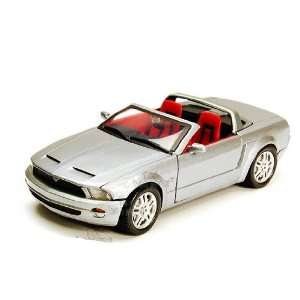  Motormax   Ford Mustang GT Concept Convertible (2004, 124 