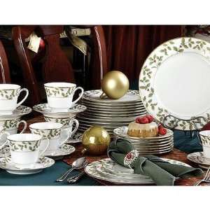  Noritake 4173 Series / 990 109D Holly and Berry Gold 