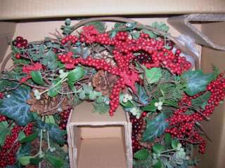   Operated Prelit Mistletoe Ivy Berry Wreath Valerie Parr Hill  