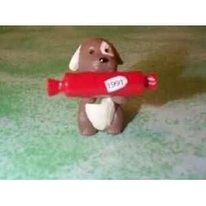  MERRY MINIATURE   GIFT BRINGER   PUPPY WITH PRESENT