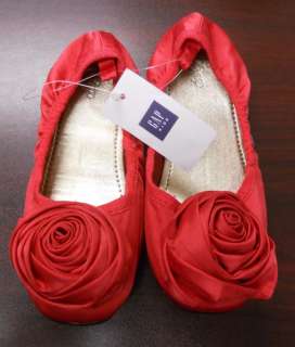BEAUTIFUL Gap Kids Ballet Slippers/ Shoes. Adorned with a large red 