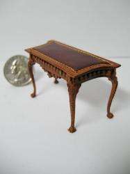 Dollhouse Famous Maker 124 Furniture 2133 WN Table  