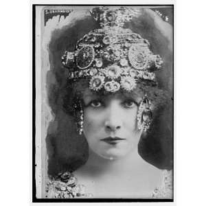  S. Bernhardt with elaborate headdress