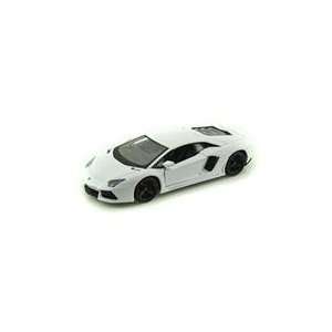  2011 Lamborghini Aventador LP 700 4 1/24 White Toys 