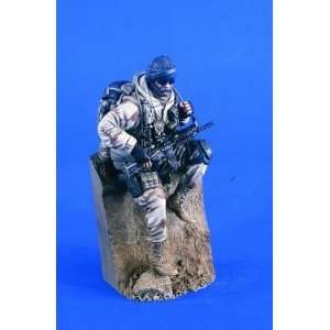  Special OPS Soldier Sitting w/Weapons Iraq Afghanistan 