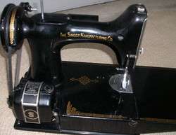 Vintage 1947 Singer Featherweight 221 sewing Machine  
