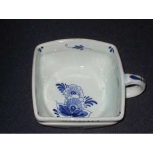   Delft Holland Hand Painted Porcelain Handled Dish 