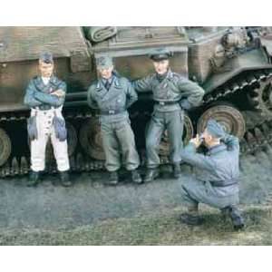    Comrads German Tank Crew 4 Figures 1 35 Verlinden Toys & Games