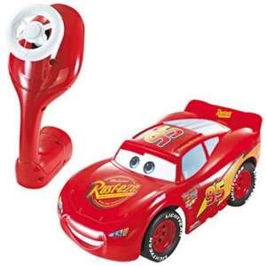 Mattel M4955   Cars R/C Lightning McQueen  Spielzeug