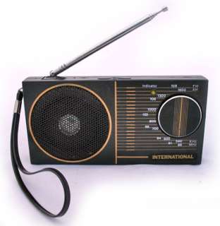   Old INTERNATIONAL Model LP 28 TRANSISTOR BATTERY Operated AM FM RADIO
