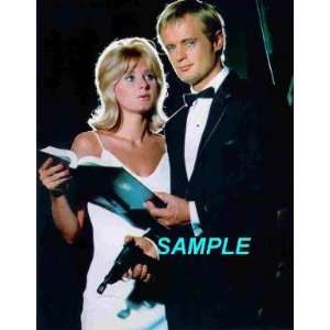  Man From UNCLE David McCallum with Gun and beautiful Woman 