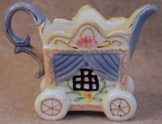 VINTAGE CIRCUS TRAIN CAR WAGON CREAMER PITCHER  