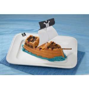 NEW NORDIC WARE 59224 PIRATE SHIP CAKE PAN PLATINUM  