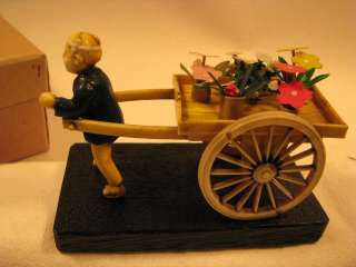   CART    FRAGILE FIGURINES of OLD JAPANESE CULTURE Wood/Bamboo?  
