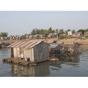  Fishermens Floating House on the Mekong River, Phnom Penh 